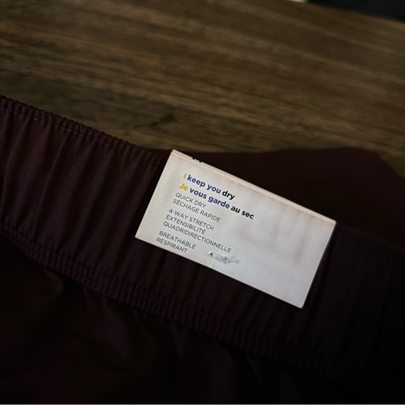 ❤️ NWT Old Navy Men's Burgundy Shorts M - Picture 5 of 11